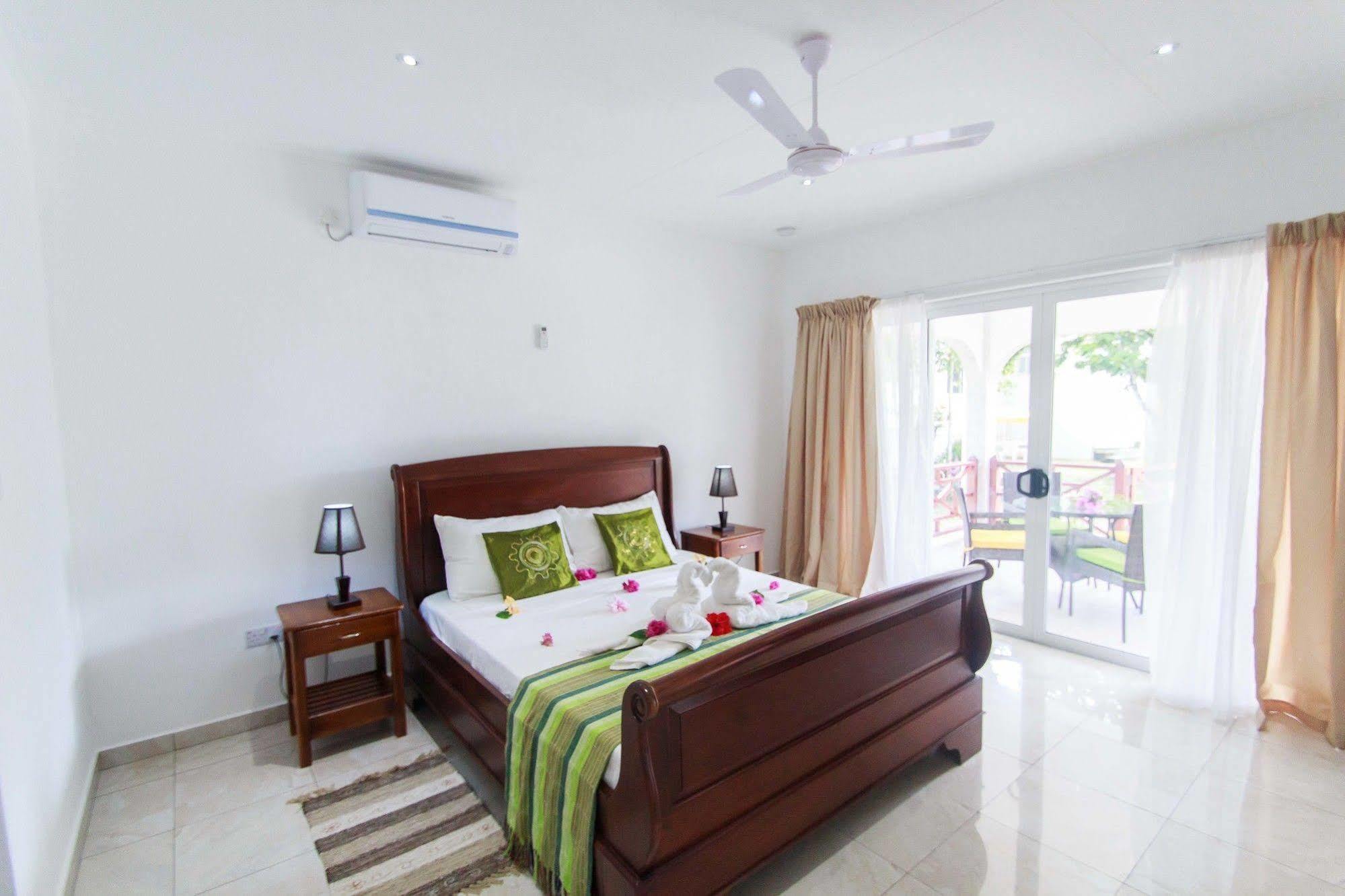 Coco Blanche Appartement Anse Royale Buitenkant foto